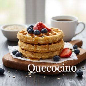 Waffles con frutas y café