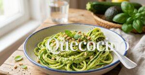 Espaguetis de calabacín con pesto de aguacate