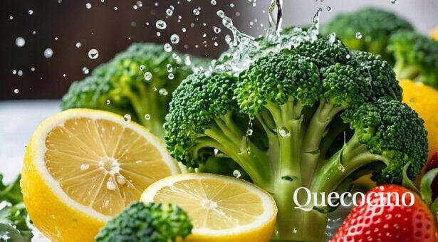 Brócoli, limón y fresas frescas.